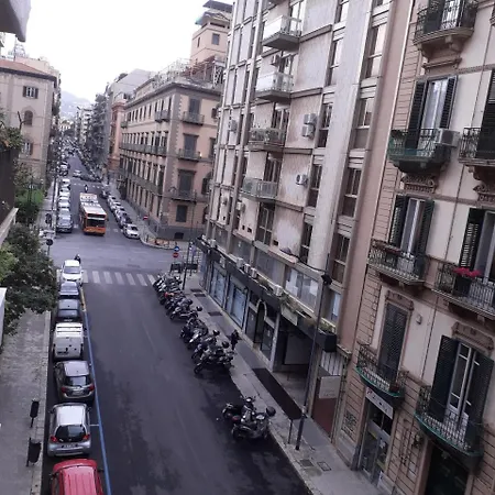 בית הארחה Zammu פלרמו